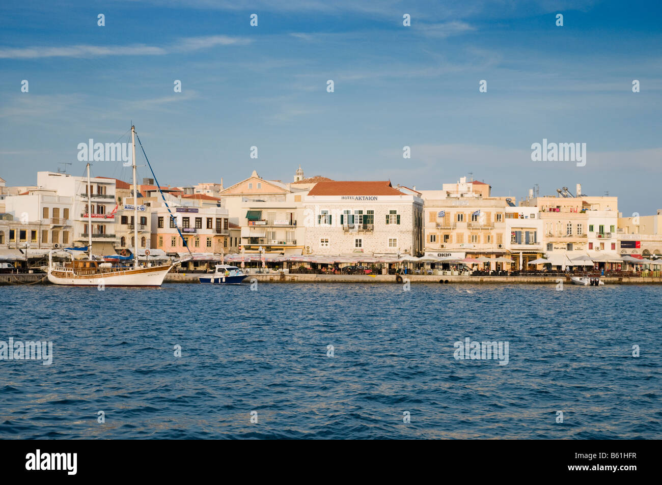 Uferpromenade von Ermoupoli, Syros Griechenland Stockfoto