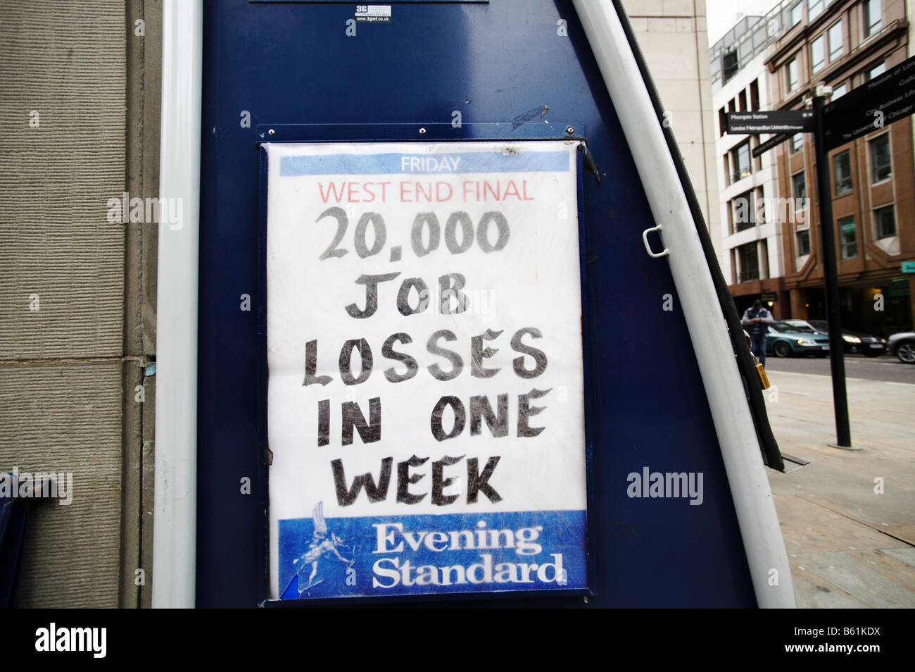 20000 Verluste Rezession Wirtschaftskrise Arbeitslosigkeit Entlassungen Evening Standard Zeitung Jobbörse headline London England Stockfoto