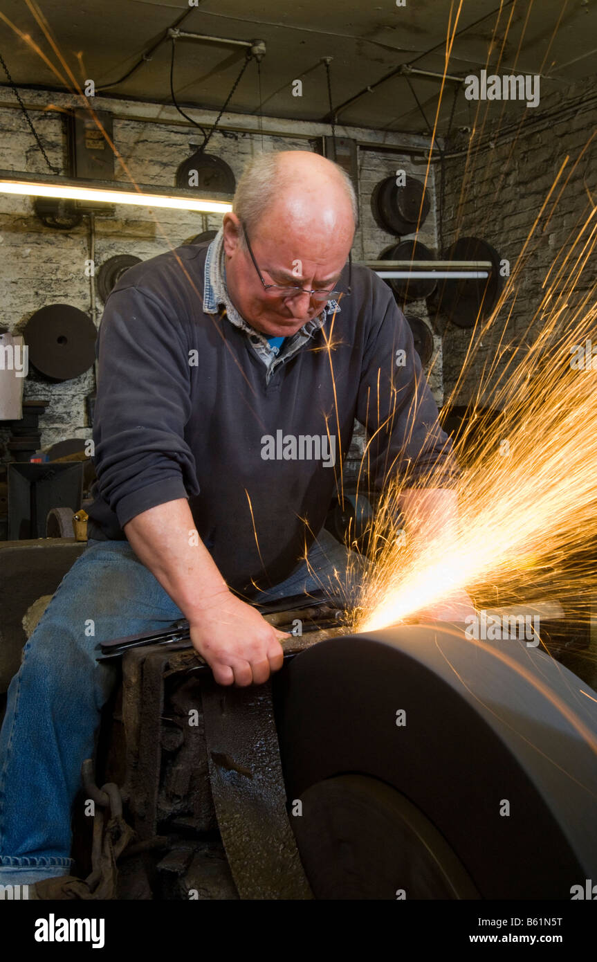 Brian Alcock Grinder Sheffield UK Stockfoto