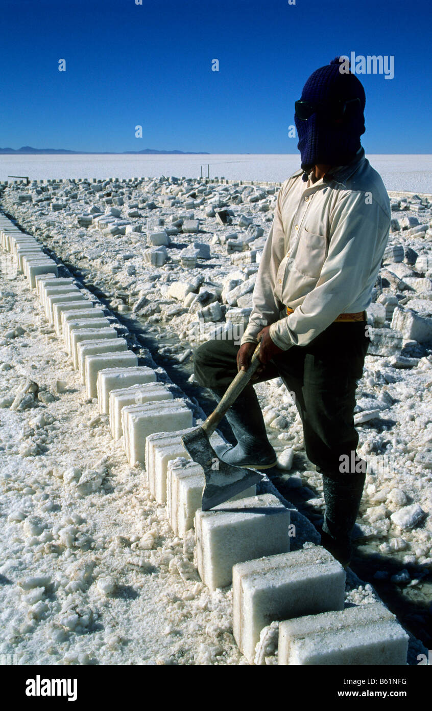 Werke von Extracion Salzblöcke von Fredy realisiert. Salar de Uyuni. Bolivien. Stockfoto