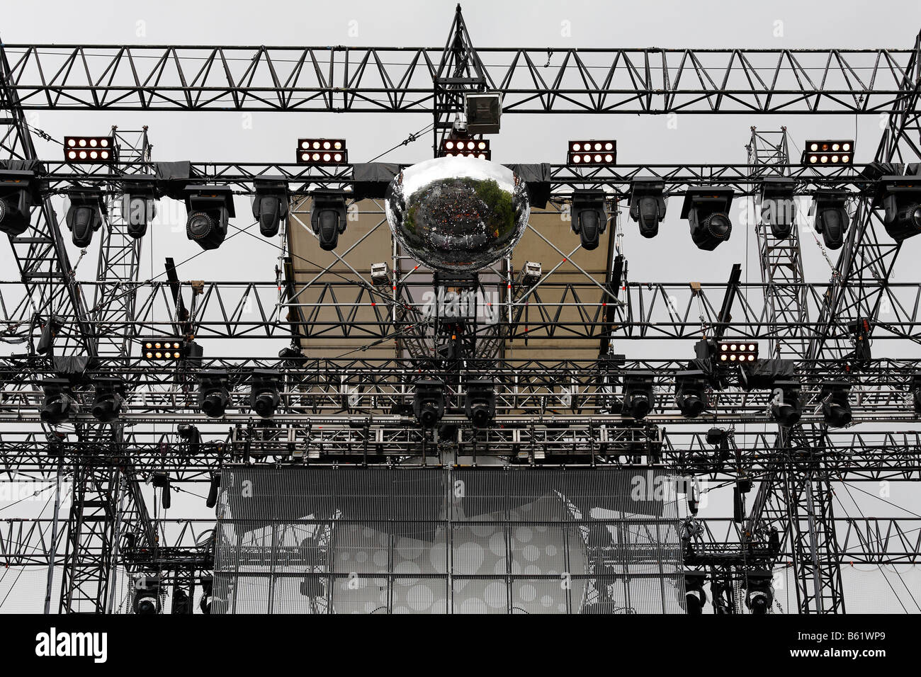 Gigantische Bühnenaufbau an der Abschlussfeier, Loveparade 2008, Dortmund, Ruhr district, North Rhine-Westphalia, Deutschland, Stockfoto