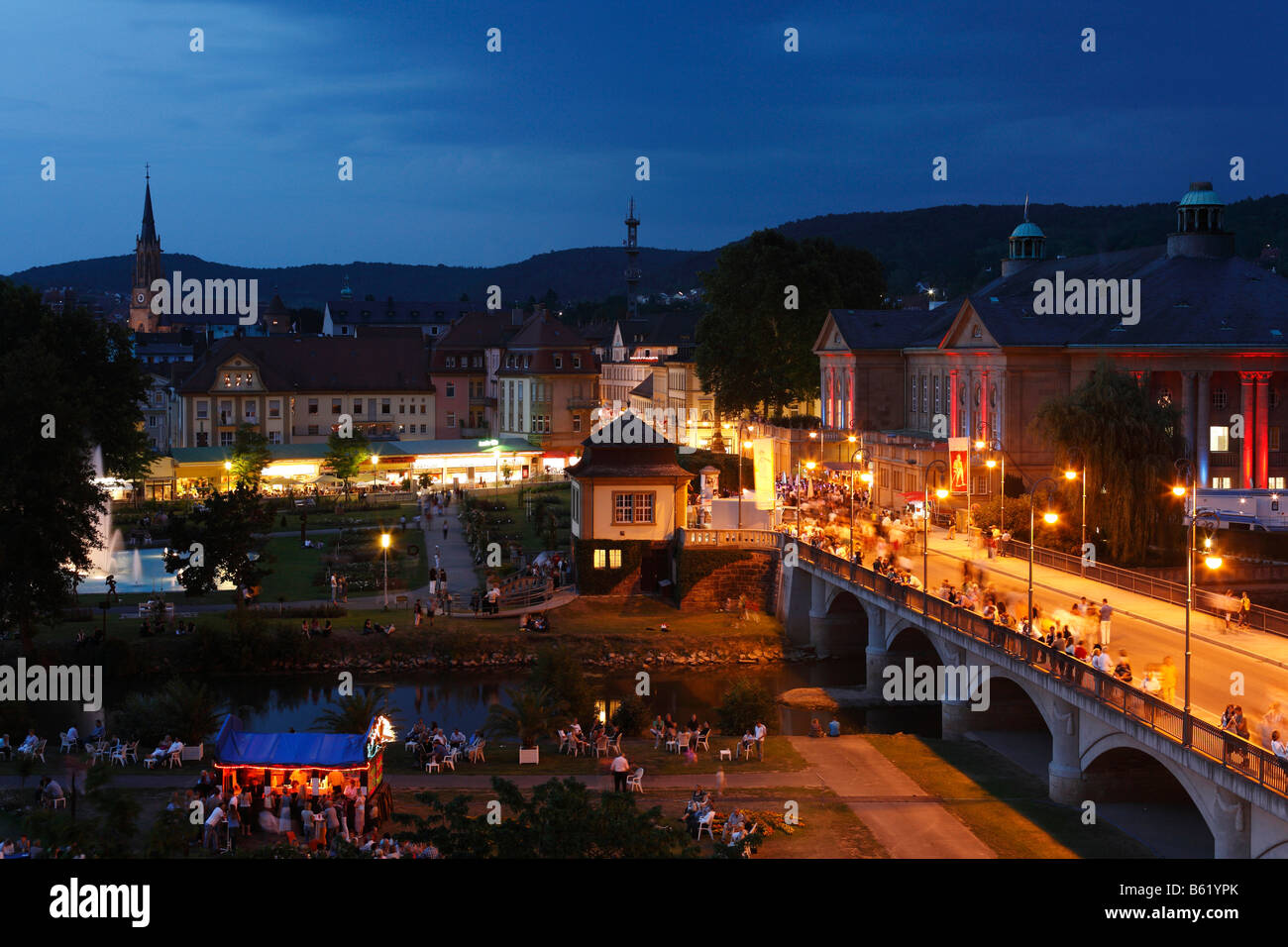 Beleuchtete Ludwigbruecke Brücke, Rakoczi Festival, Bad Kissingen, Rhön, Unterfranken, Bayern Stockfoto