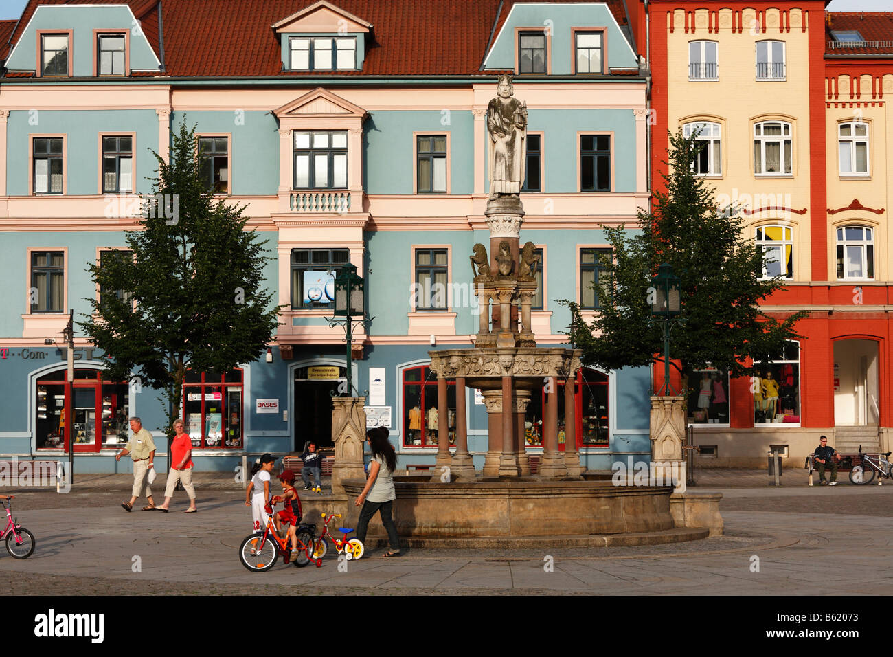 Heinrichs-Brunnen, Kaiser Heinrich II. auf dem Markt in Meiningen, Rhön, Thüringen, Deutschland, Europa Stockfoto