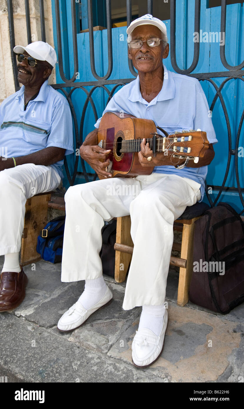 Gitarrist in der Altstadt von Havanna, Kuba, Karibik Stockfoto