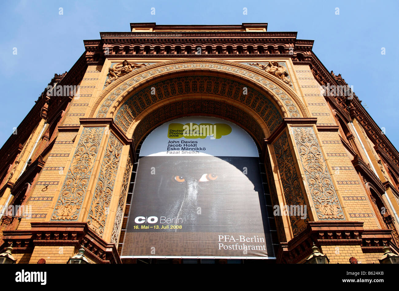 Eingangsfassade des historischen Postal Service-Gebäude, Berlin, Deutschland, Europa Stockfoto