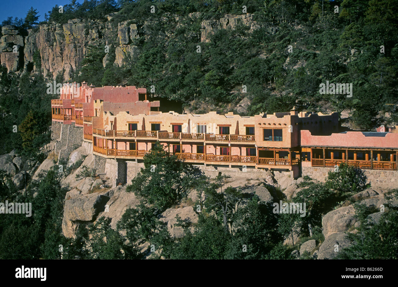 Das Posada Barrancas Mirador Hotel befindet sich am Rande des Copper Canyon in der Nähe von Divisadero, Mexiko. Stockfoto