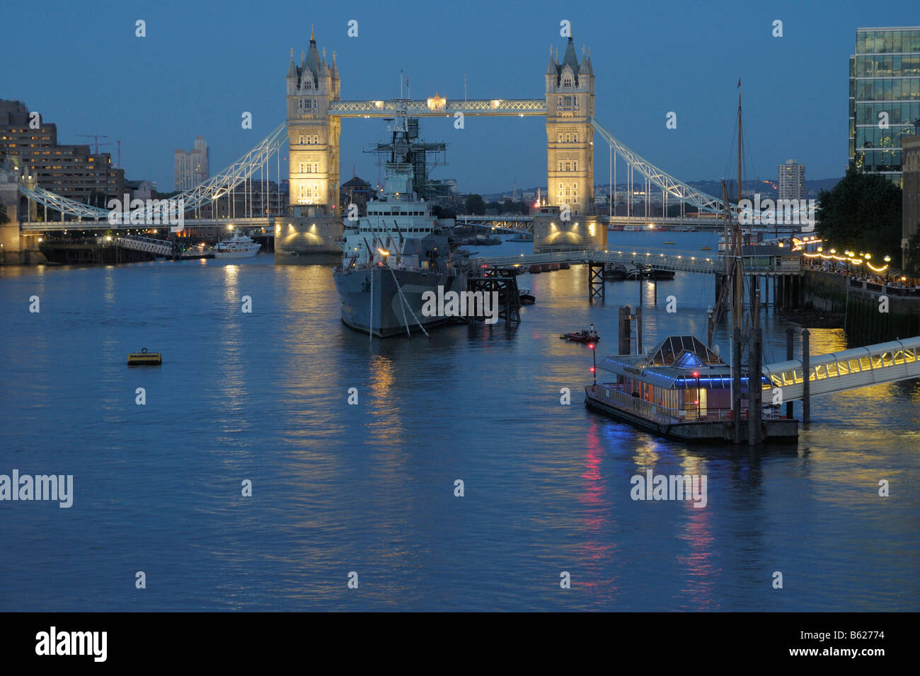 Themse, HMS Belfast, Tower Bridge, London, Großbritannien, Europa Stockfoto