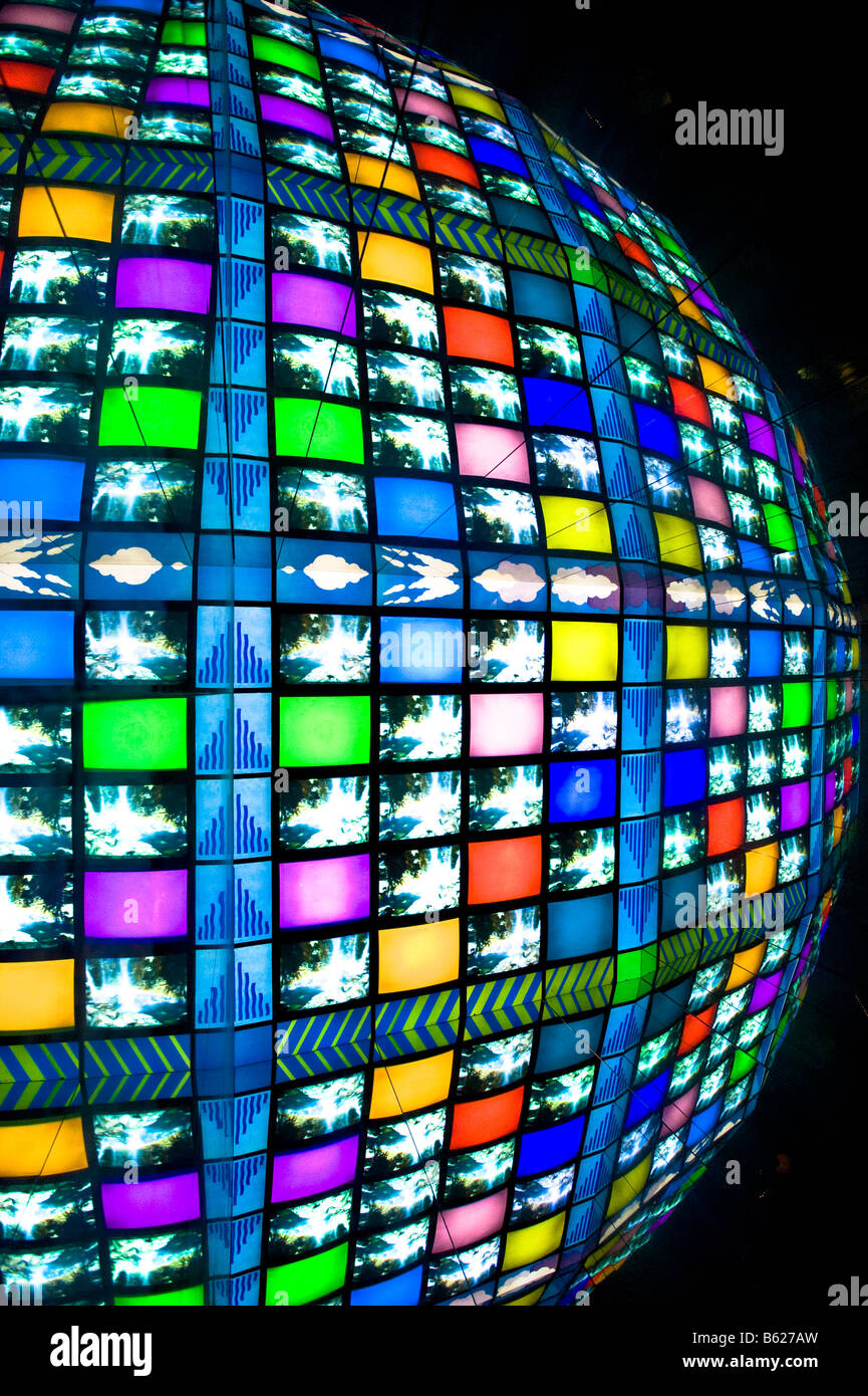 Moderne Installation von TV-Bildschirme zeigen den Wasser-Zyklus Natural History Museum London Vereinigtes Königreich Stockfoto