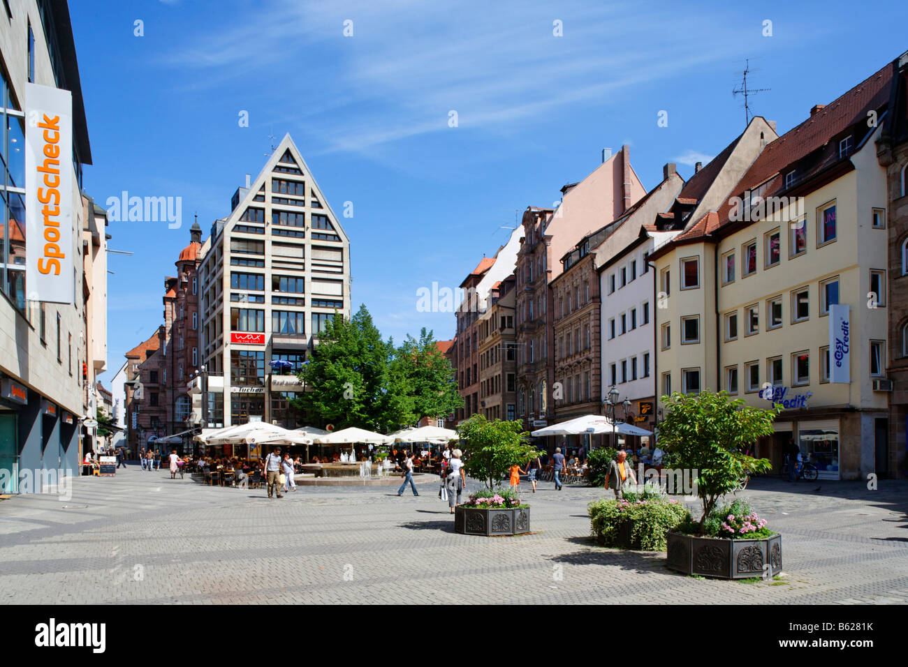 Geschäfte, Einkaufsstraße, Ludwigsplatz quadratisch, Nürnberg, Middle Franconia, Bayern, Deutschland, Europa Stockfoto