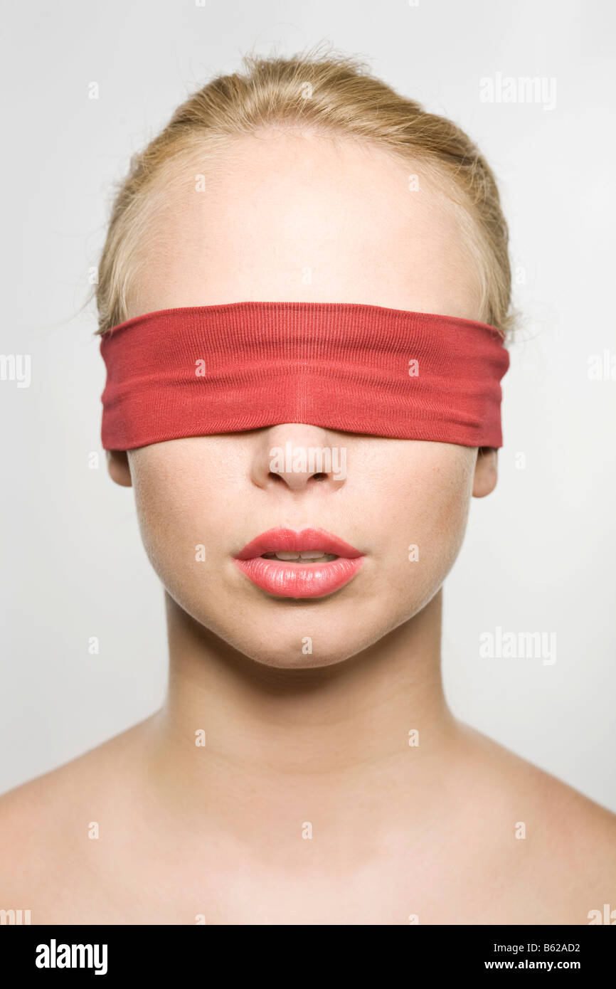 Bandaged eye -Fotos und -Bildmaterial in hoher Auflösung – Alamy