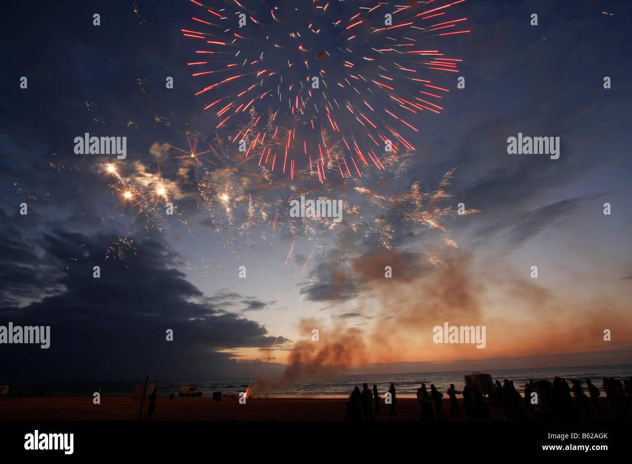 Feuerwerk am das Mittsommerfest in Jurmala, Lettland, Baltikum, Europa Stockfoto
