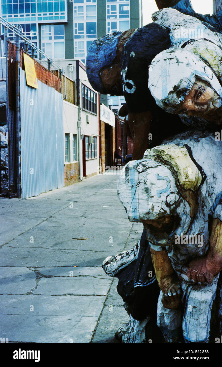 Kunstskulptur von Scraps of Metal aus Oakland Recyclingcenter namens Allianz Metalle in Oakland Kalifornien hergestellt Stockfoto