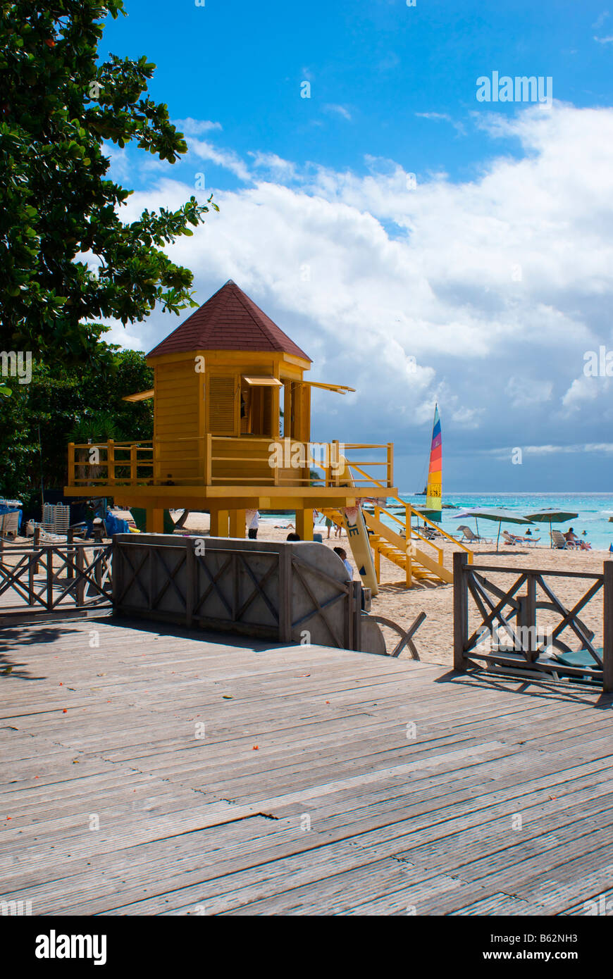 Strand Rettungsschwimmer Suche post, Dover Beach, St. Lawrence Gap, Barbados. Stockfoto