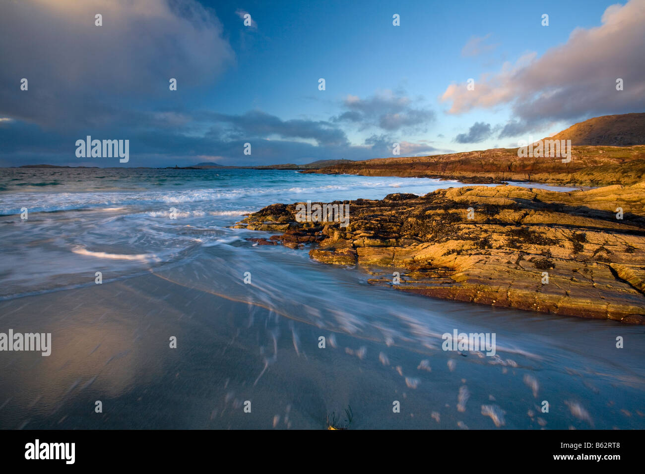 Abend am Strand Glassillaun, Connemara, County Galway, Irland. Stockfoto