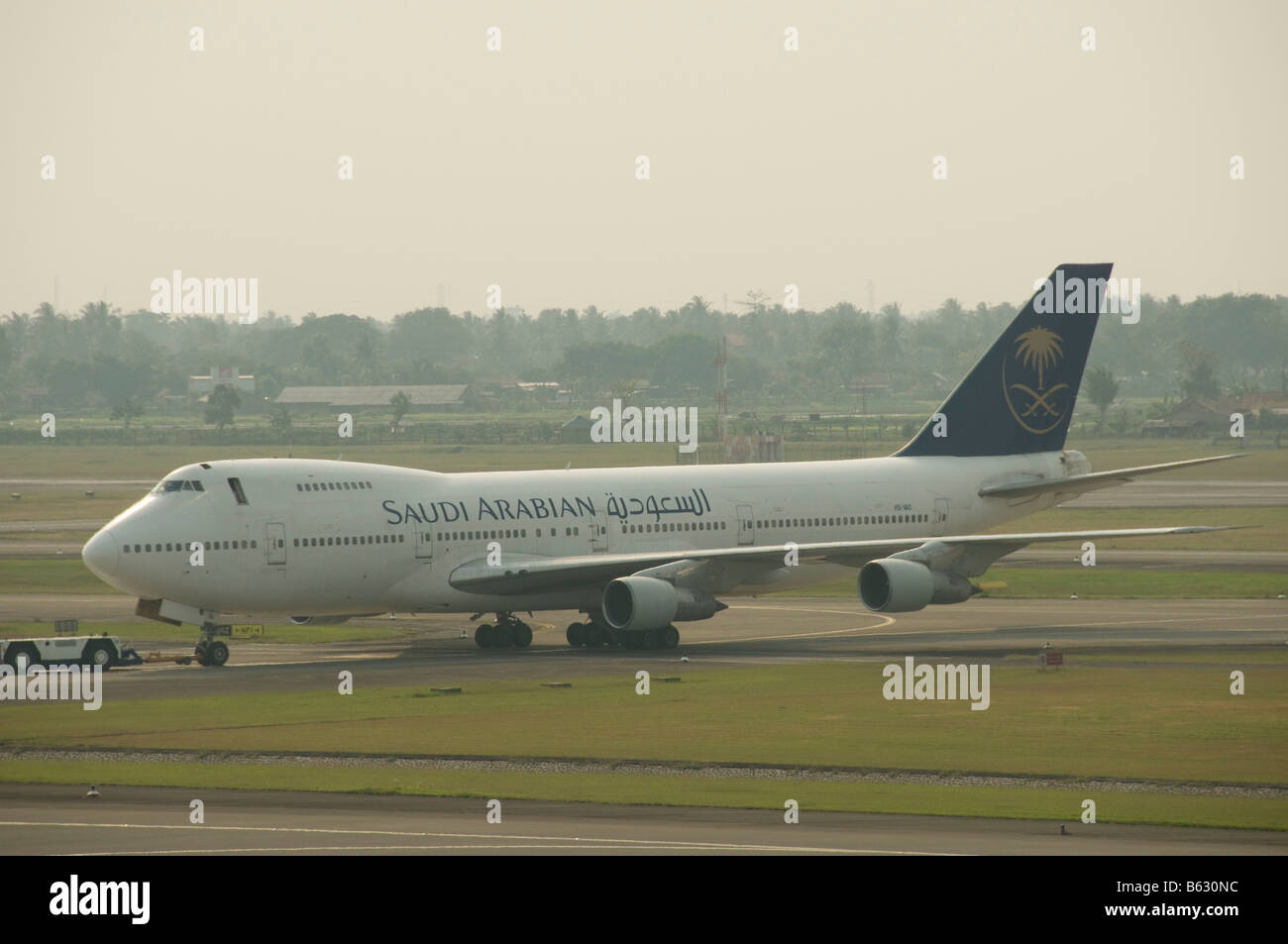 Saudi-Arabischer-Airways-Maschine am Jakarta Soekarno-Hatta International Airport Stockfoto