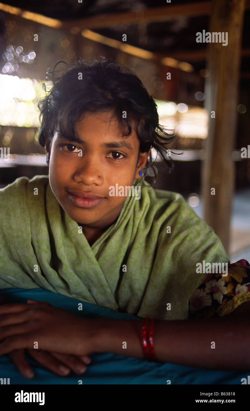Toslima Alter von 14 Jahren von Arakan Provinz in Burma lebt in einem Flüchtlingslager in der Nähe von Ukia, Division Chittagong, Bangladesch Stockfoto