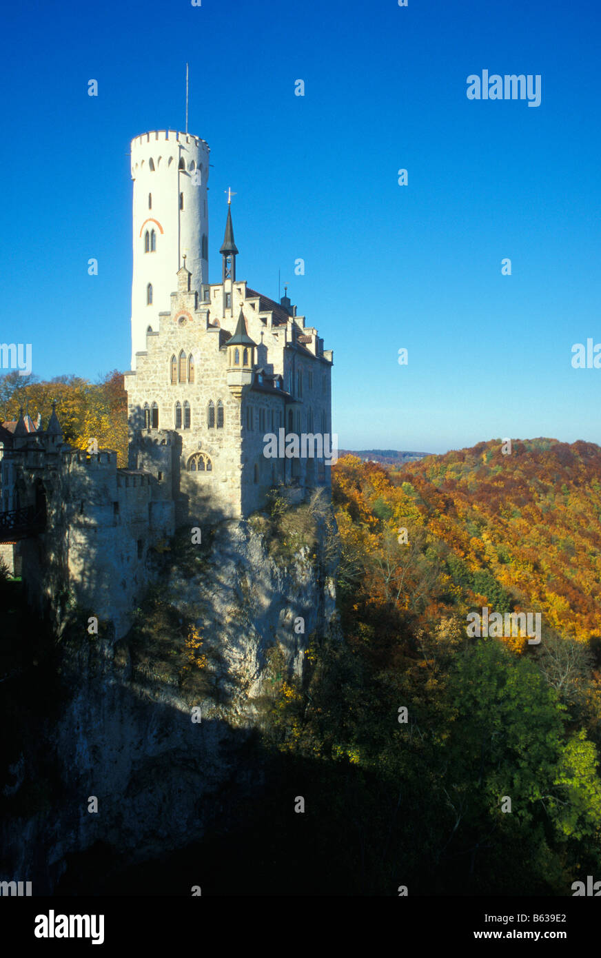 Schloss Lichtenstein, Schwäbische Alb, BadenWürttemberg, Deutschland Stockfotografie Alamy