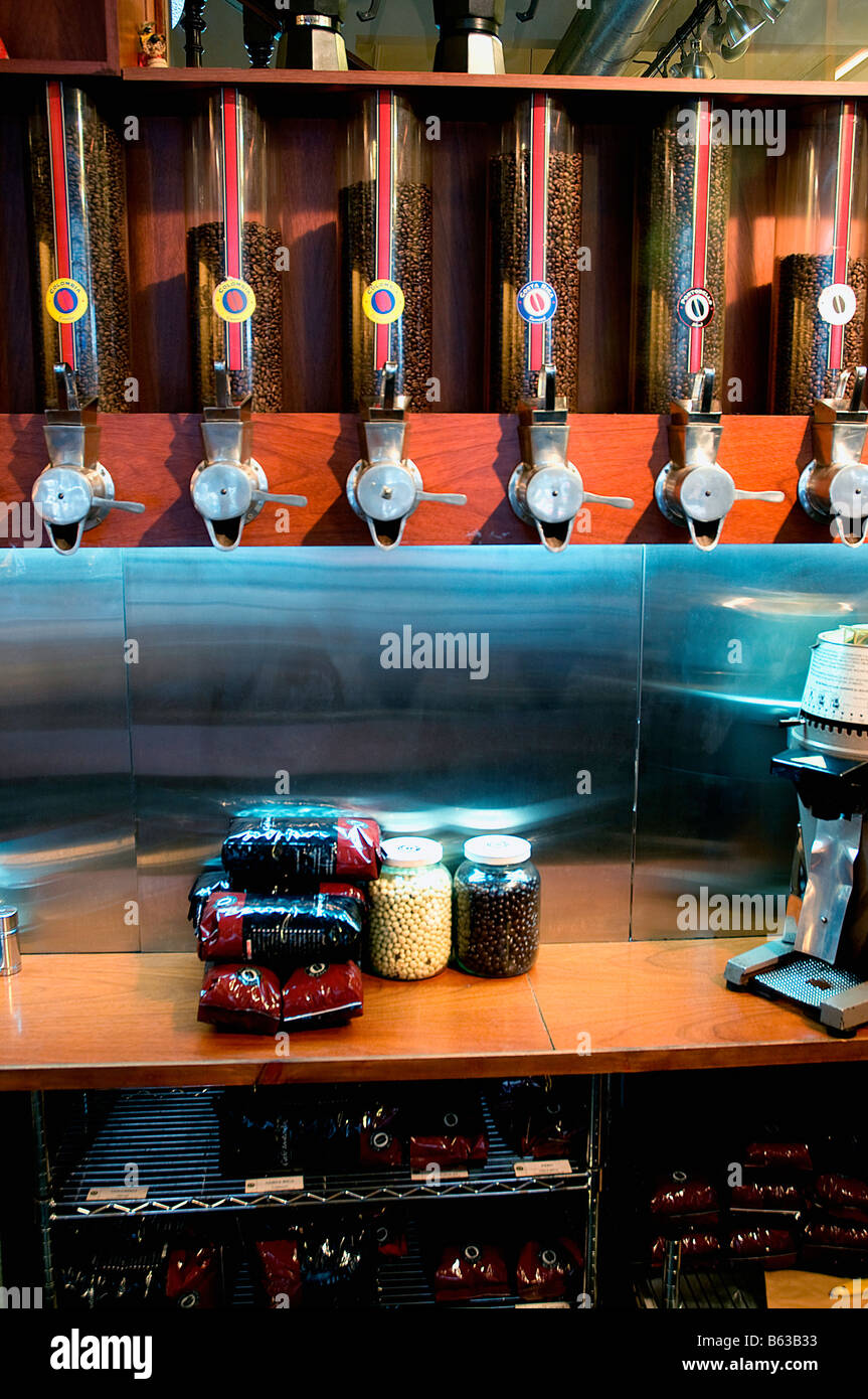 Kaffeemaschinen in einem café Stockfoto