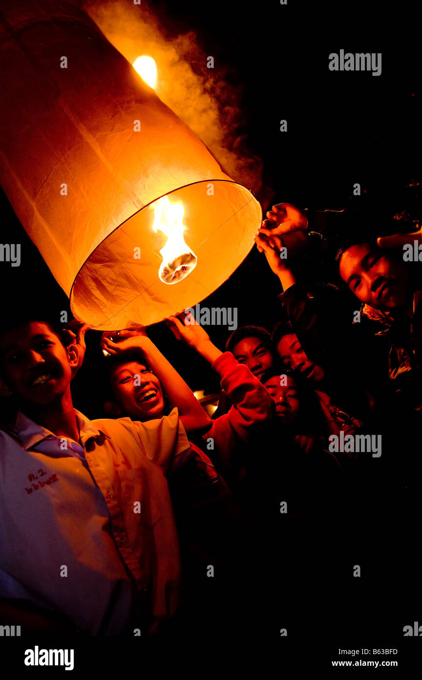 Loi Kratong Festival in Chiang Mai Thailand Laternen Heißluftballons Stockfoto