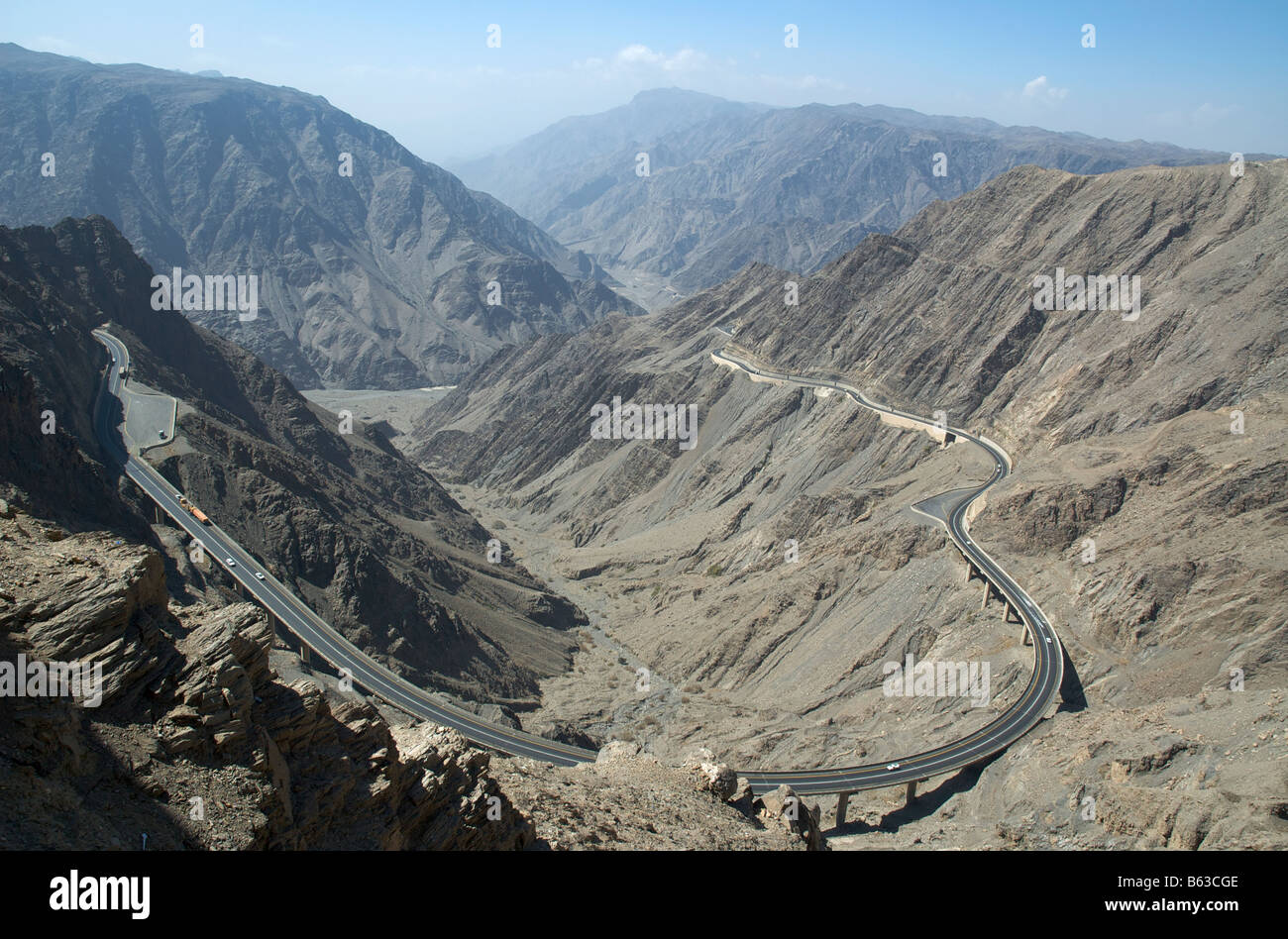 Jizan Abha Autobahn schlängelt sich durch das Asir-Gebirge, Saudi Arabien Stockfoto