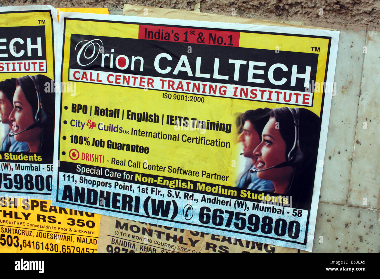 Call-Center-Mitarbeiter Schulung Werbung in Mumbai, Indien Stockfoto