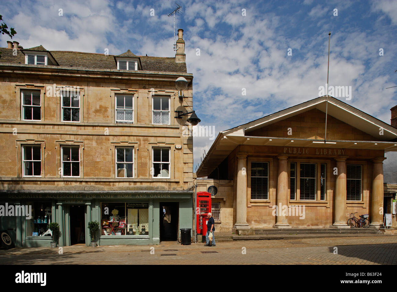 Stamford Stamford s Stadtbibliothek Hautpstraße Lincolnshire der Midlands UK Vereinigtes Königreich Großbritannien Stockfoto