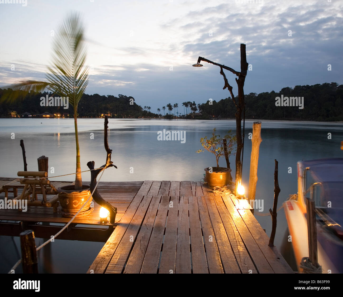 Steg am Abend Ban Bang Boa Ko Chang Thailand in Südostasien Stockfoto