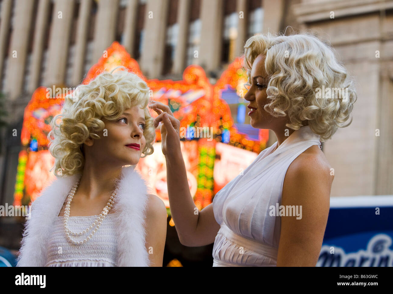 Marilyn Monroe Imitatoren Hollywood Boulevard Hollywood Los Angeles California Vereinigten Staaten von Amerika Stockfoto