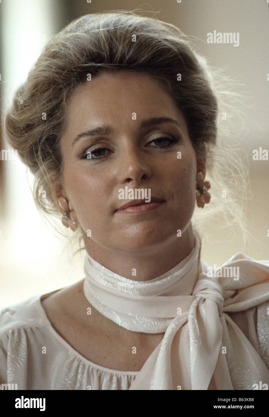 Königin Noor von Jordanien - Noor Al-Hussein bei einer Pressekonferenz vor der Ankunft von HM Königin Elisabeth II. Für ihre jordanische Königstour 1983 Stockfoto