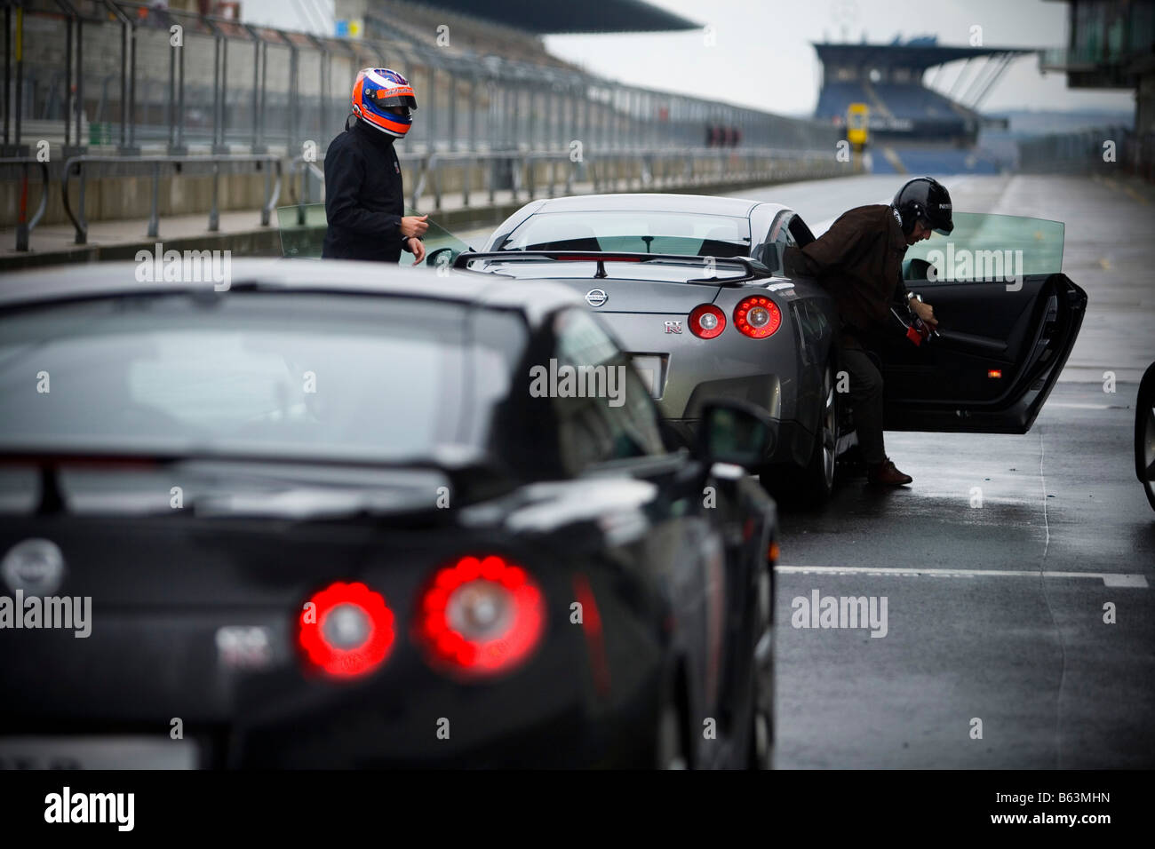 Nissan GT-R in der Boxengasse auf der Nürburgring-Deutschland Stockfoto