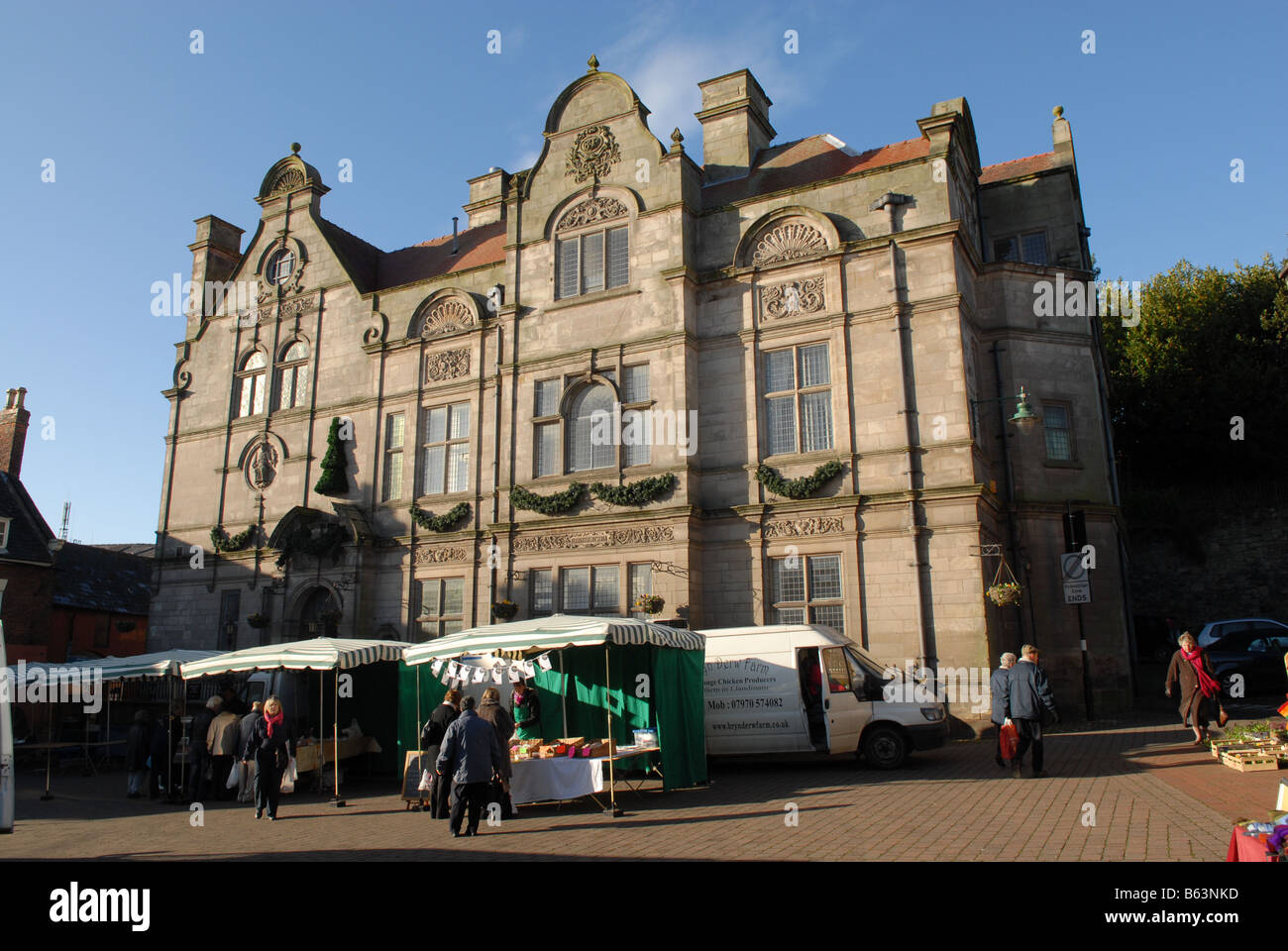 Markt und Rathaus in Oswestry Shropshire Stockfoto