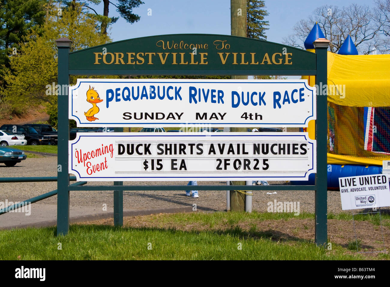 Die 2008 Entenrennen ist eine Veranstaltung für lokale Spendenaktionen verwendet Stockfoto