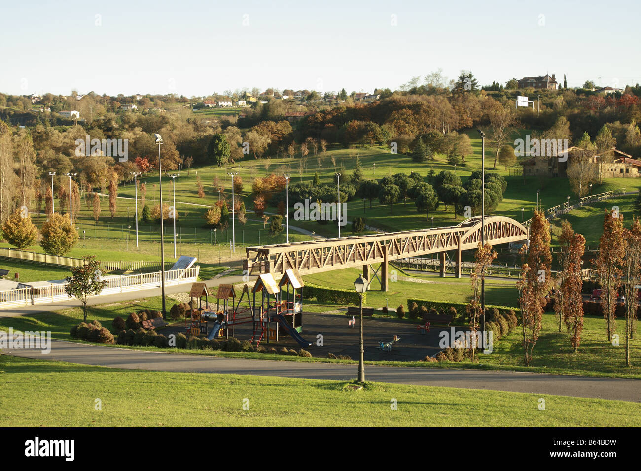 Park in Oviedo Spanien von Joggern und Skateboarder verwendet Stockfoto