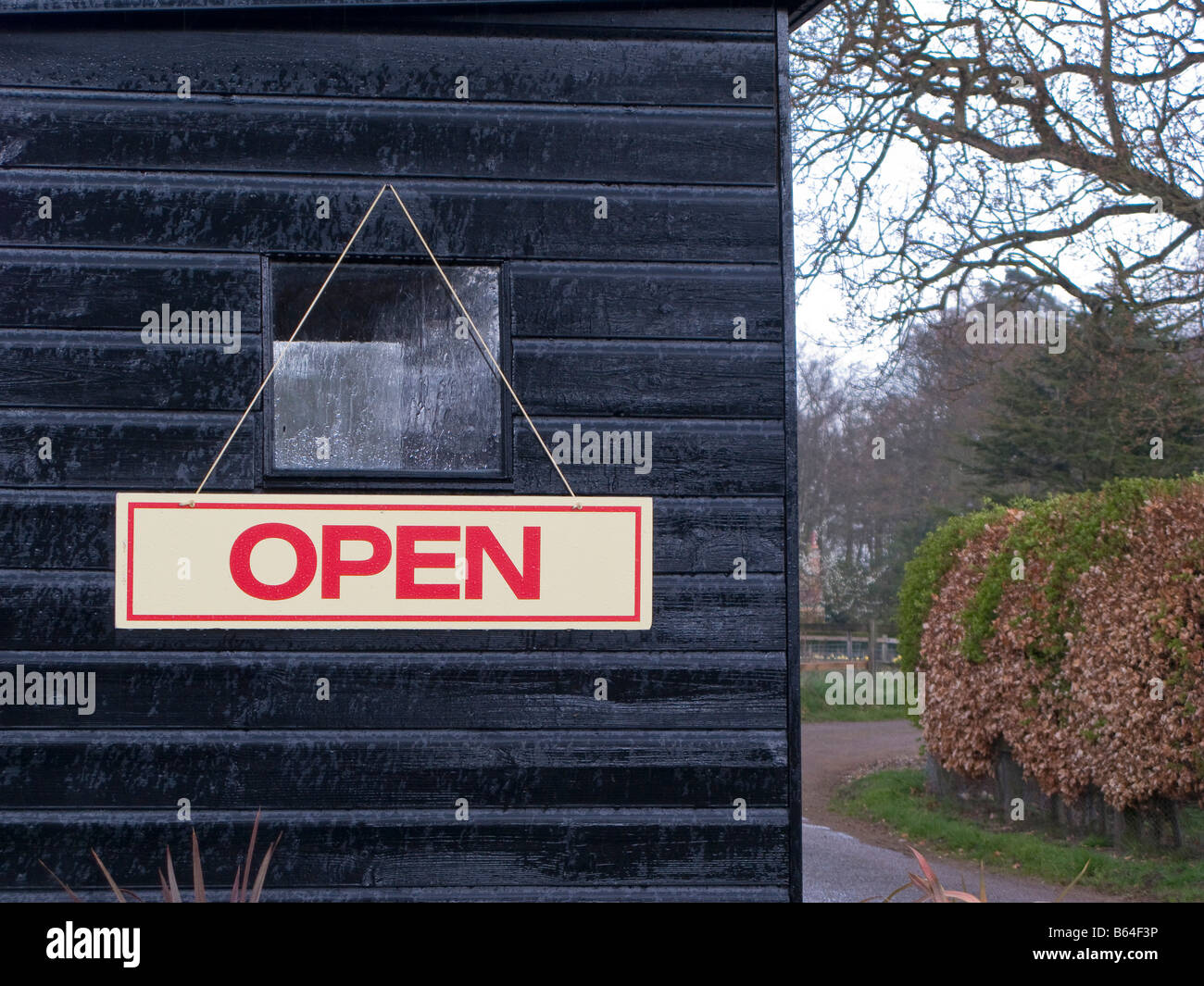 Zahlung Stand auf Besucherattraktion mit Schild "geöffnet" Stockfoto