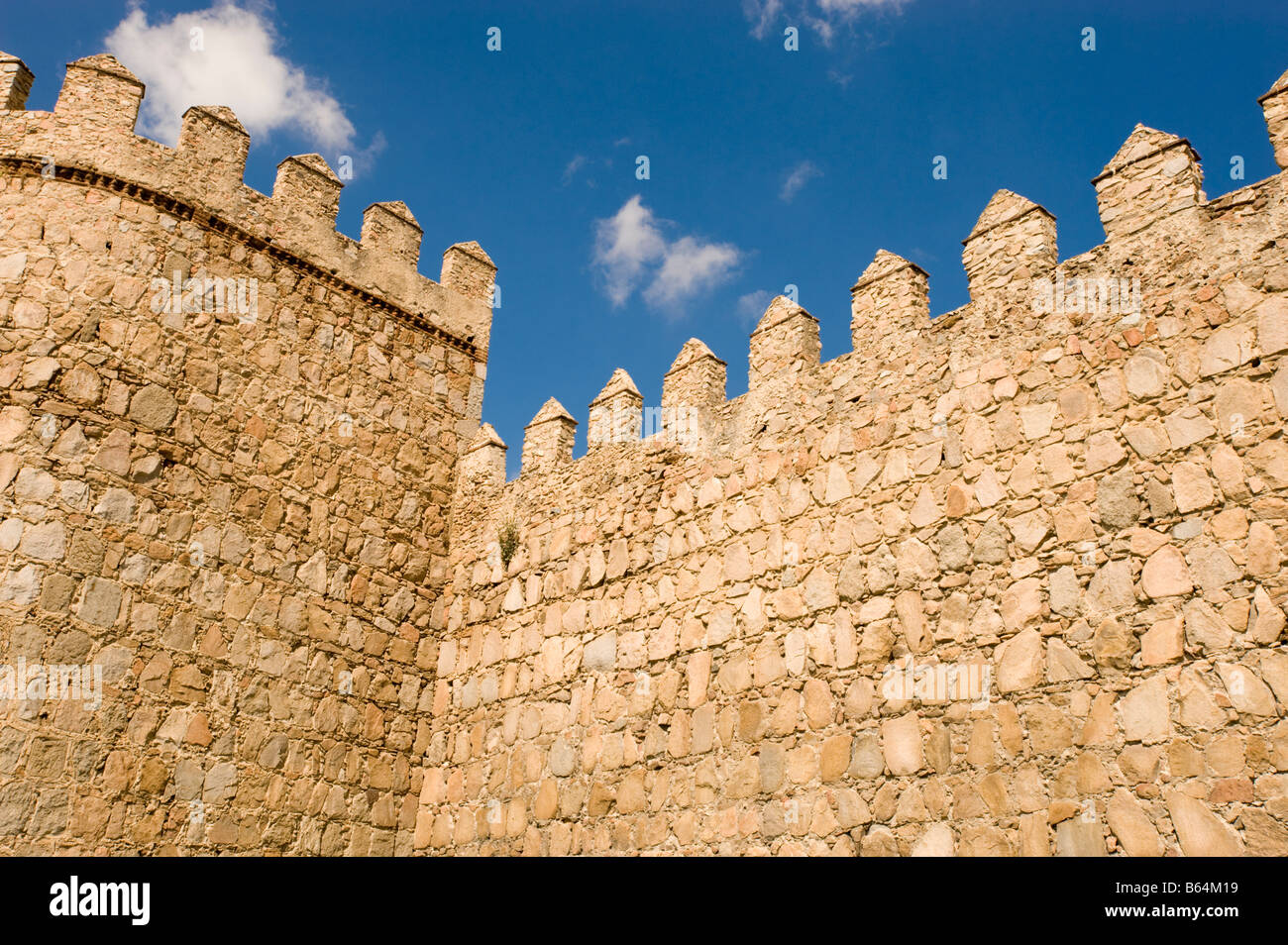 Alten Stadtmauern und Zinnen im Avila. Spanien Stockfoto