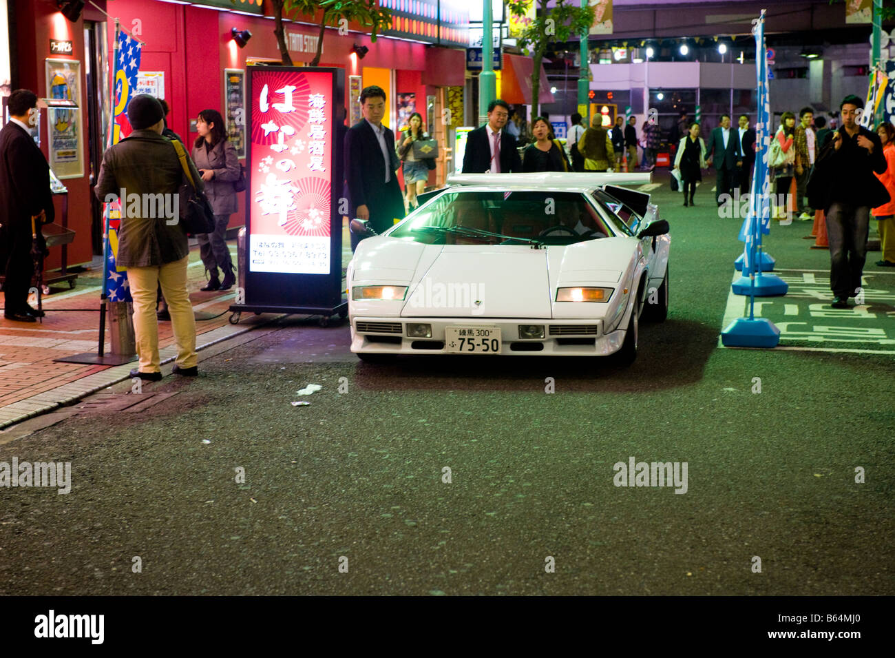 Countach fahren in Shinjuku, Tokyo, Japan Stockfotografie