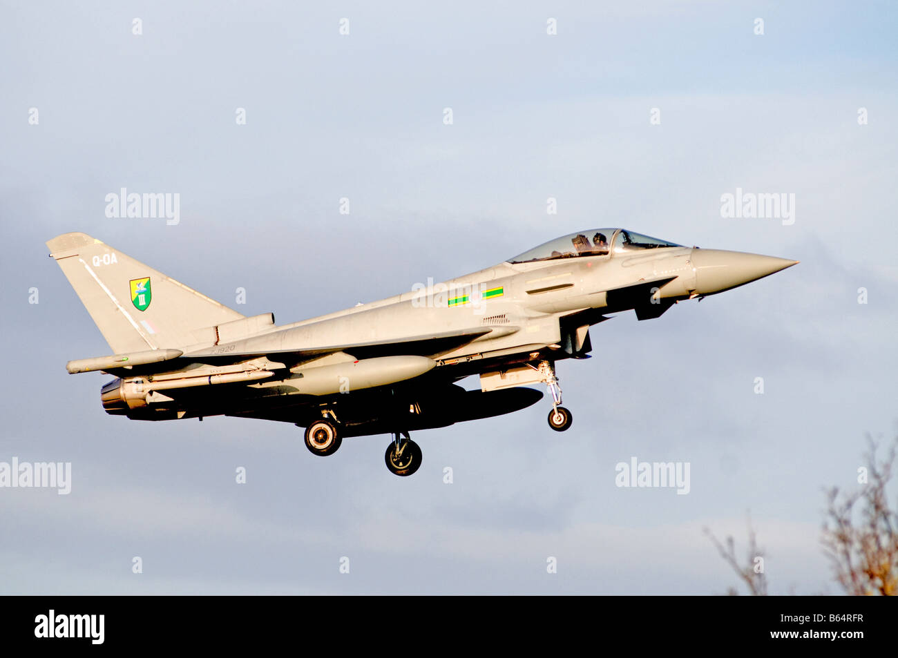 Eurofighter Typhoon F2 auf Flugfeld zu nähern, an RAF Kinloss Moray Schottland UK SCO 2011 Stockfoto