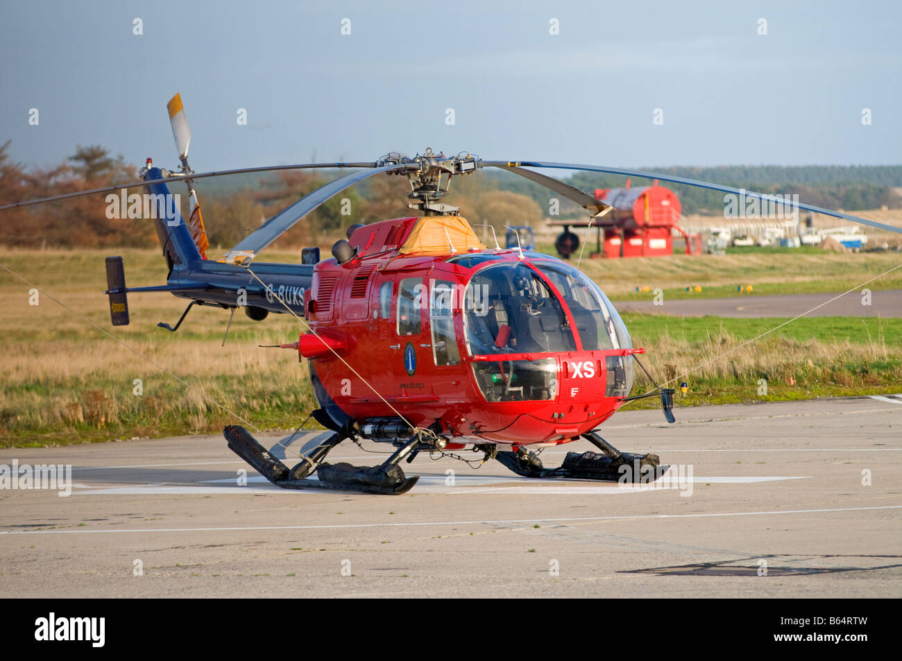 MBB Bo 105DBS/4 Bölkow allgemeine Mehrzweck Hubschrauber am Flughafen Inverness Dalcross Schottland UK SCO 2014 Stockfoto