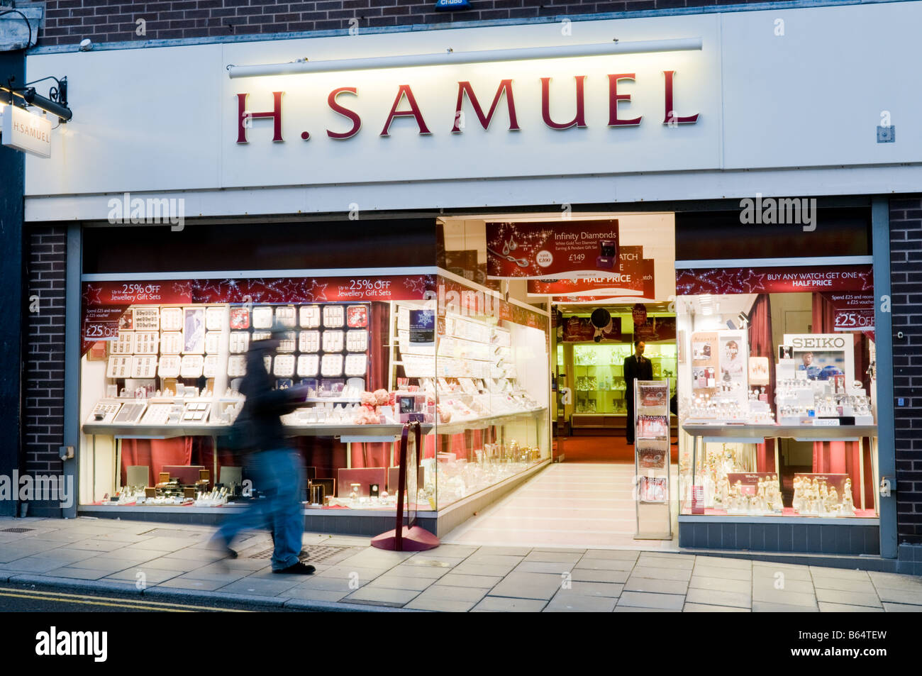 Chain Store H Samuel Juweliere kaufen, Exterieur, UK Stockfoto