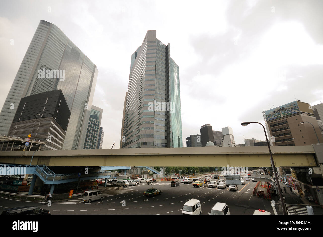 Shiodome Gebiet Wolkenkratzer. Minato-Ku Bezirk. Tokyo. Japan (weitere Informationen über Gebäude im Feld "Beschreibung") Stockfoto