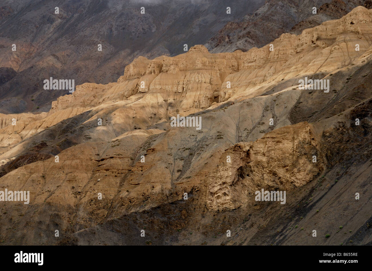 Das Gebiet des Tals des Mondes in der Nähe von Gästehaus in Ladakh Indien war ein ehemaliger See nach Erosion, Erosion See. Stockfoto