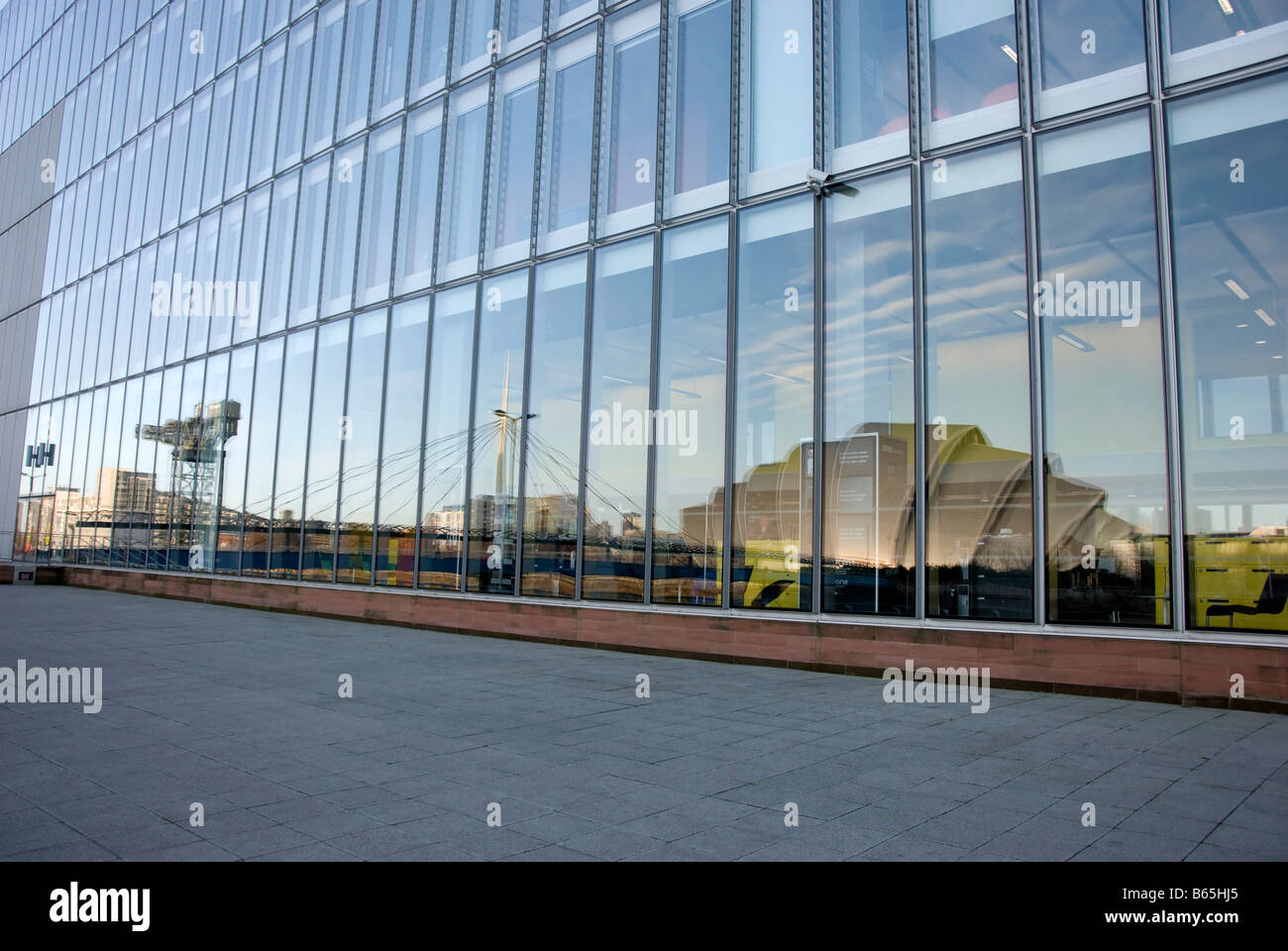 Reflexionen von Clydeside Glasgow Stockfoto