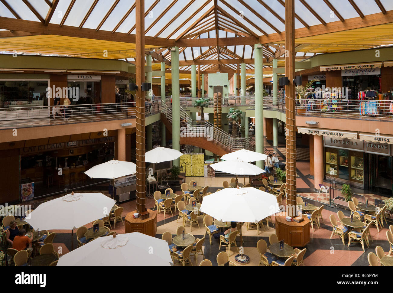 Einkaufszentrum mit Café Maspalomas Gran Canaria Spanien Stockfoto