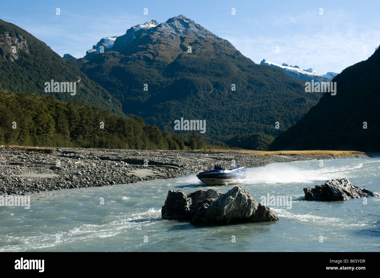 Die Braut-Gipfel aus dem Dart River Valley, Rees Dart verfolgen, Mount Aspiring Nationalpark, Südinsel, Neuseeland Stockfoto