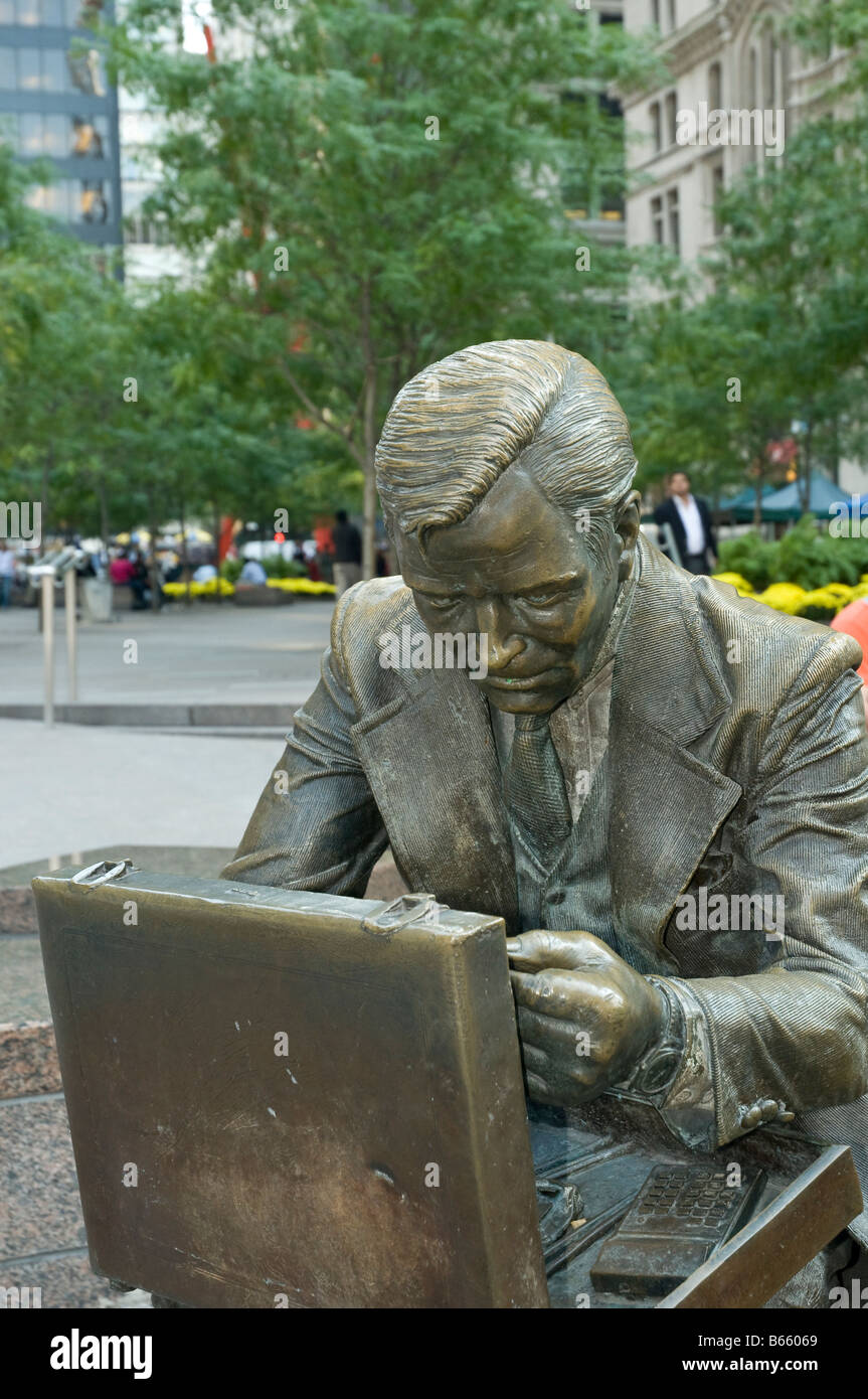 Skulptur von einem Geschäftsmann an Zuccotti Park - früher Liberty Plaza Park - in Lower Manhattan New York USA Stockfoto