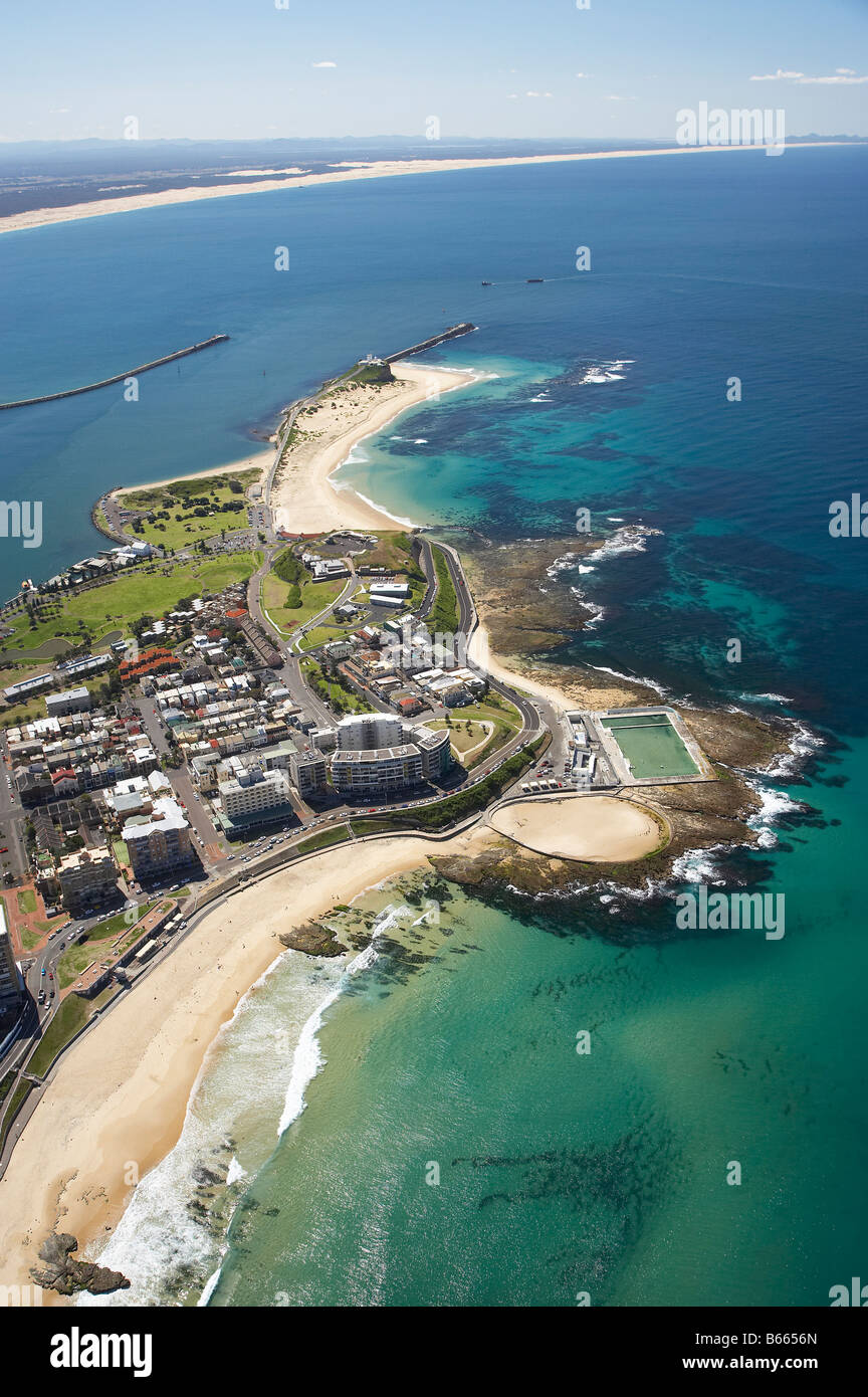 Newcastle Beach und Newcastle Ozean Bäder Newcastle New South Wales Australien Antenne Stockfoto