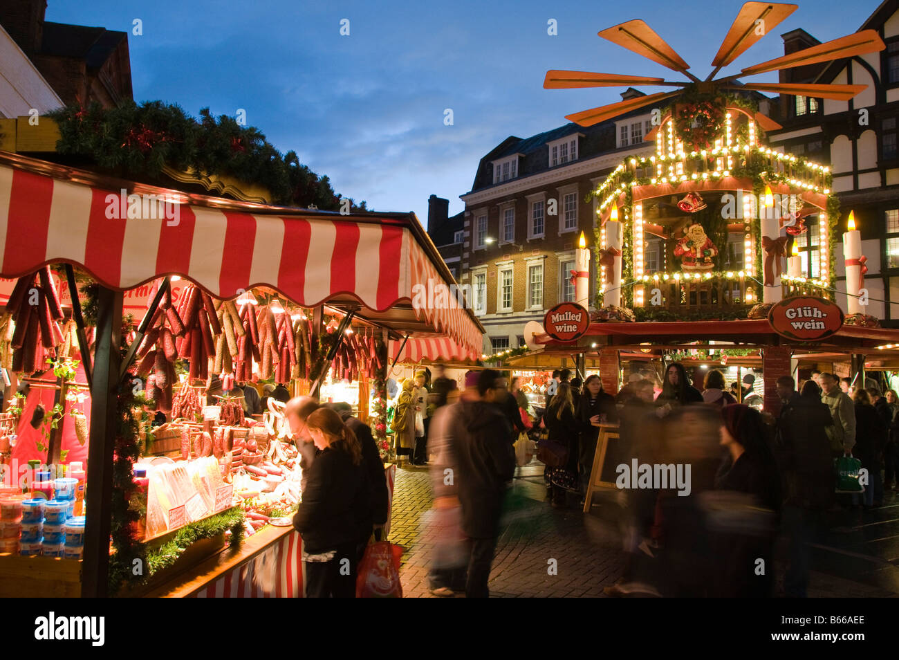 Deutscher Weihnachtsmarkt statt in Kingston upon Thames, Surrey, England Stockfoto
