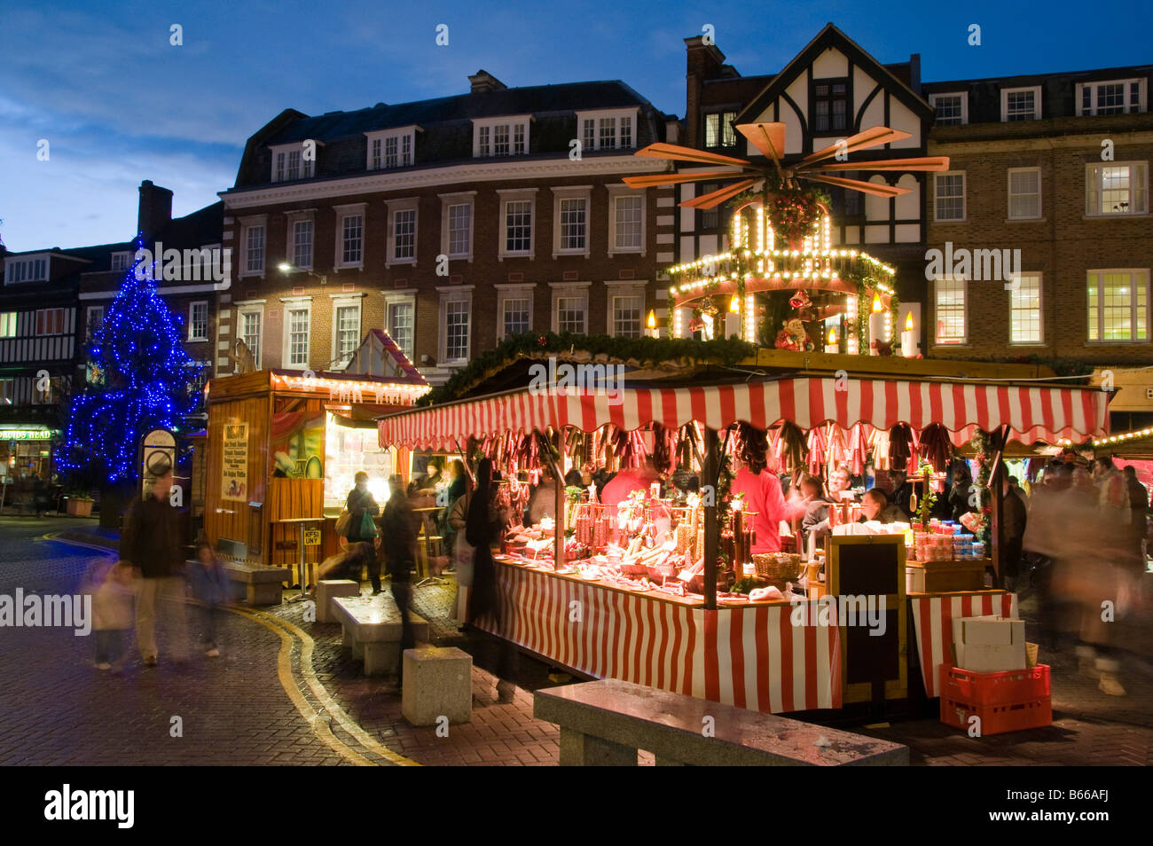 Deutscher Weihnachtsmarkt statt in Kingston upon Thames, Surrey, England Stockfoto