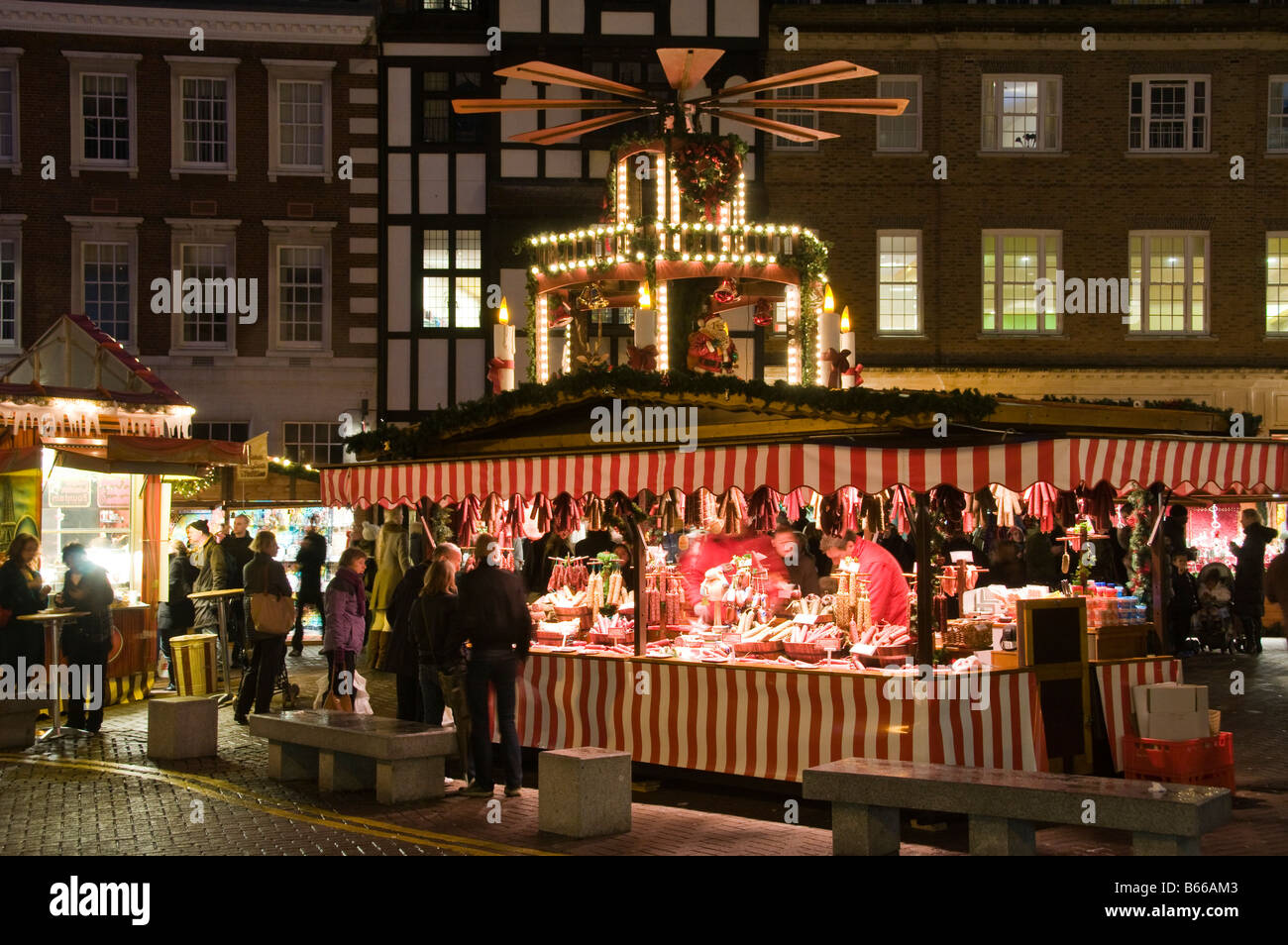 Deutscher Weihnachtsmarkt statt in Kingston upon Thames, Surrey, England Stockfoto