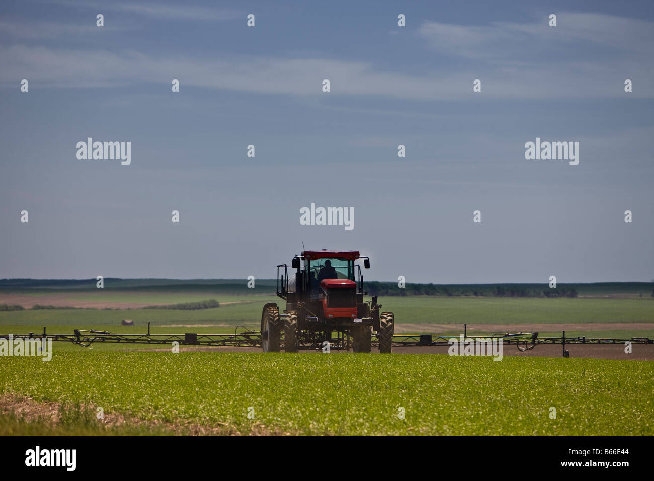 Farmer tractor canada Fotos und Bildmaterial in hoher Auflösung Alamy